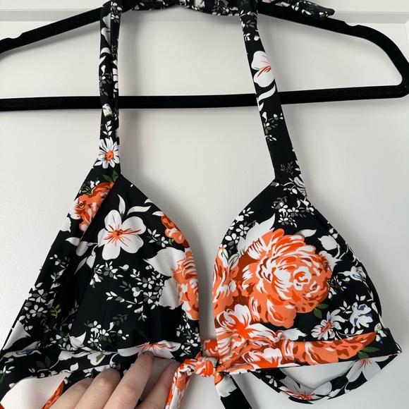 Cupshe bikini top (medium) - Picture 2 of 2